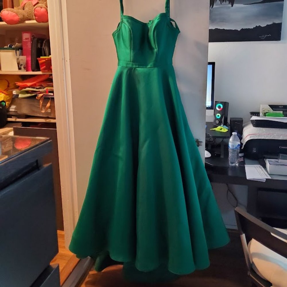 Prom Dress, Size Petite 6P, Color Green